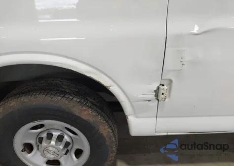 2014 Chevrolet Express 2500 Work Van z USA, uszkodzony, nr VIN 1GCWGFCAXE1205923